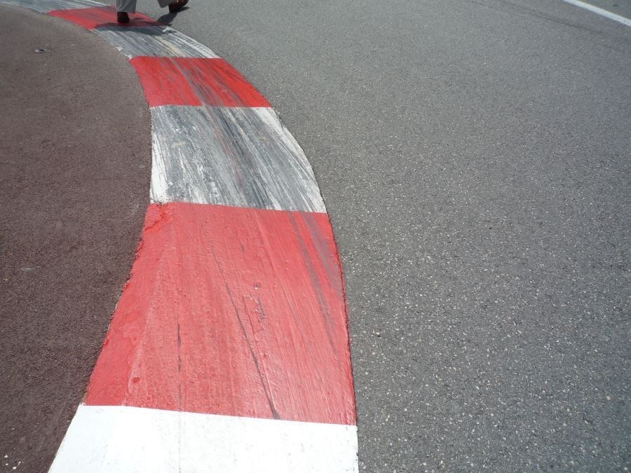 F1のタイヤ痕がばっちり残ってます